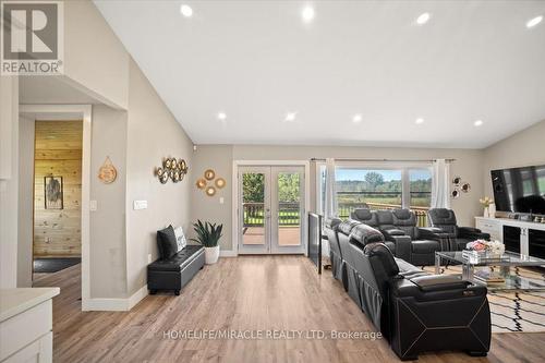 1164 Studiman Road, Cambridge, ON - Indoor Photo Showing Living Room