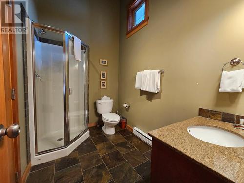 41 Rivermount  Place Unit# 103, Fernie, BC - Indoor Photo Showing Bathroom