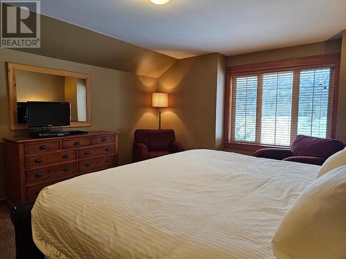 41 Rivermount  Place Unit# 103, Fernie, BC - Indoor Photo Showing Bedroom