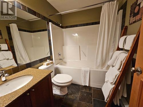 41 Rivermount  Place Unit# 103, Fernie, BC - Indoor Photo Showing Bathroom