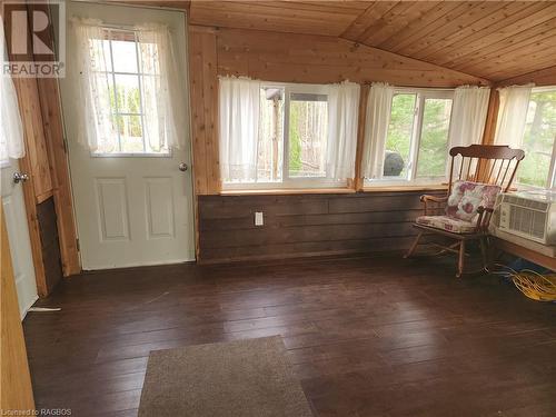 41 Maple Drive, Miller Lake, ON - Indoor Photo Showing Other Room