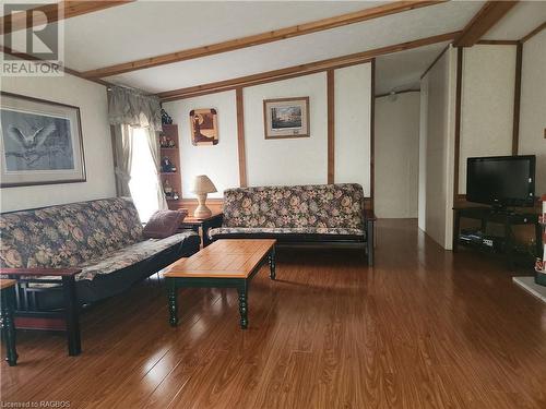 41 Maple Drive, Miller Lake, ON - Indoor Photo Showing Living Room