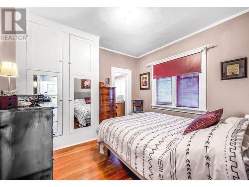 1830 Riverside Avenue, Kelowna, BC - Indoor Photo Showing Bedroom