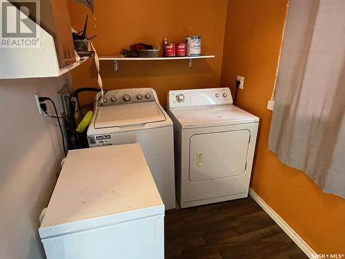 178 6Th Street E, Prince Albert, SK - Indoor Photo Showing Laundry Room