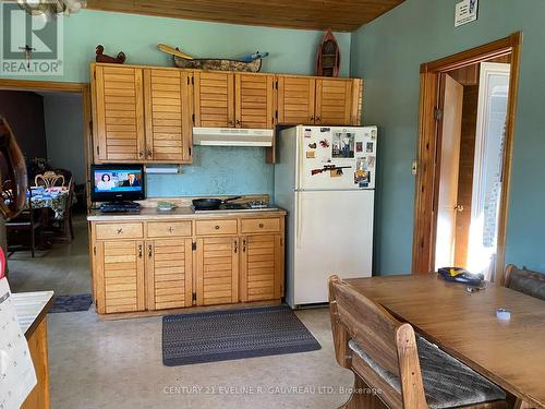 205 Birch Street, Temiskaming Shores, ON - Indoor Photo Showing Kitchen