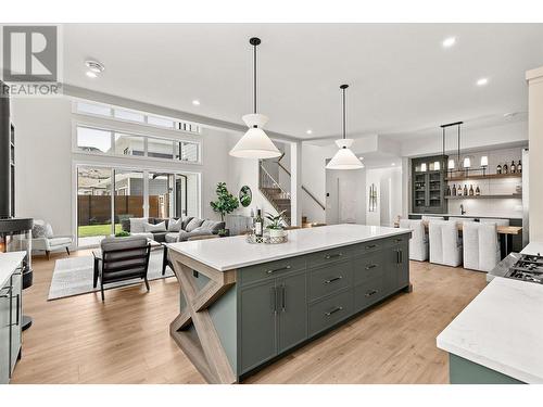 459 Vision Court, Kelowna, BC - Indoor Photo Showing Kitchen With Upgraded Kitchen