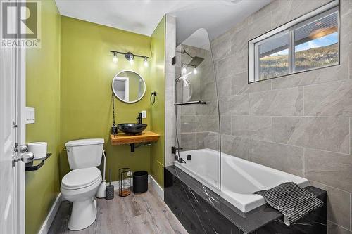 2269 Solsqua Road, Sicamous, BC - Indoor Photo Showing Bathroom