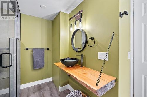 2269 Solsqua Road, Sicamous, BC - Indoor Photo Showing Bathroom