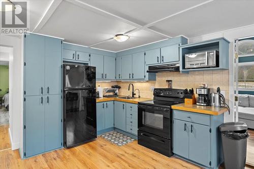 2269 Solsqua Road, Sicamous, BC - Indoor Photo Showing Kitchen