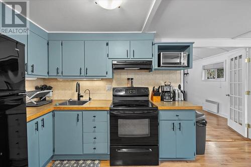 2269 Solsqua Road, Sicamous, BC - Indoor Photo Showing Kitchen