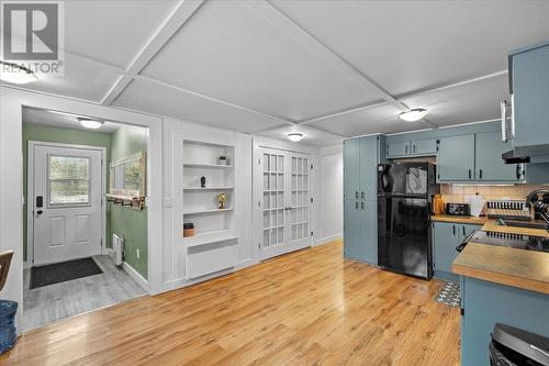 2269 Solsqua Road, Sicamous, BC - Indoor Photo Showing Kitchen