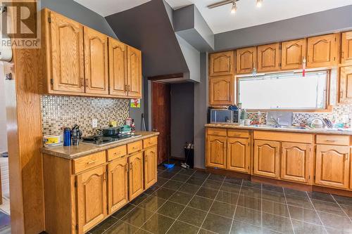 132 Walnut St, Sault Ste Marie, ON - Indoor Photo Showing Kitchen