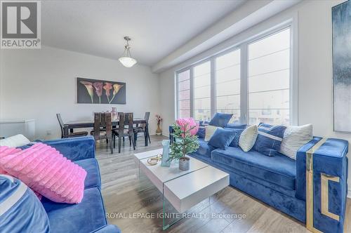 21 Fusilier Drive, Toronto, ON - Indoor Photo Showing Living Room