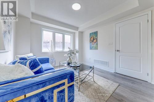 21 Fusilier Drive, Toronto, ON - Indoor Photo Showing Living Room