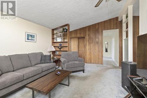 47 Arizona Ave, Sault Ste. Marie, ON - Indoor Photo Showing Living Room