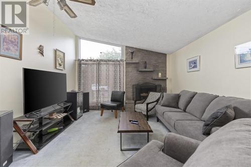 47 Arizona Ave, Sault Ste. Marie, ON - Indoor Photo Showing Living Room