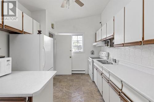 47 Arizona Ave, Sault Ste. Marie, ON - Indoor Photo Showing Kitchen