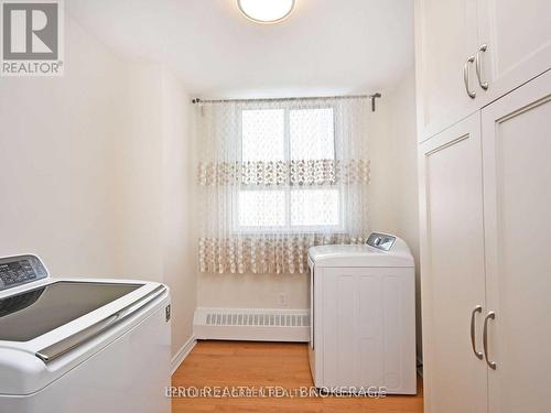 906 - 1615 Bloor Street, Mississauga, ON - Indoor Photo Showing Laundry Room