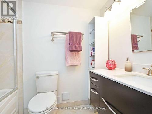 906 - 1615 Bloor Street, Mississauga, ON - Indoor Photo Showing Bathroom