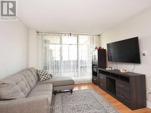 906 - 1615 Bloor Street, Mississauga, ON - Indoor Photo Showing Living Room