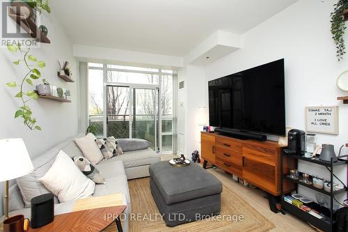 415 - 8 Fieldway Road, Toronto, ON - Indoor Photo Showing Other Room