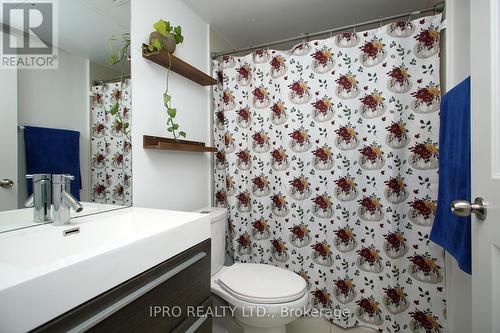 415 - 8 Fieldway Road, Toronto, ON - Indoor Photo Showing Bathroom