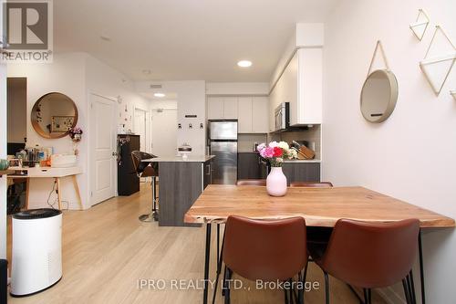 415 - 8 Fieldway Road, Toronto, ON - Indoor Photo Showing Dining Room