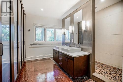 1558 Spring Road, Mississauga, ON - Indoor Photo Showing Bathroom