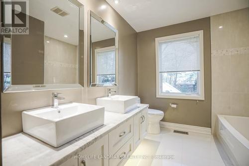 1558 Spring Road, Mississauga, ON - Indoor Photo Showing Bathroom