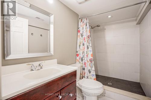 1558 Spring Road, Mississauga, ON - Indoor Photo Showing Bathroom