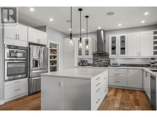 1917 Ironwood Court, Kamloops, BC - Indoor Photo Showing Kitchen With Stainless Steel Kitchen With Upgraded Kitchen