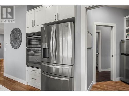 1917 Ironwood Court, Kamloops, BC - Indoor Photo Showing Kitchen