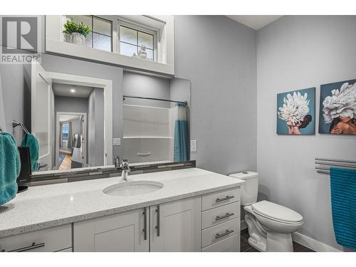 1917 Ironwood Court, Kamloops, BC - Indoor Photo Showing Bathroom