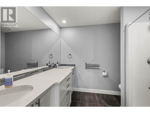 1917 Ironwood Court, Kamloops, BC - Indoor Photo Showing Bathroom