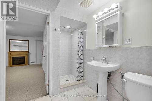 14 - 50 Chapman Court, London, ON - Indoor Photo Showing Bathroom