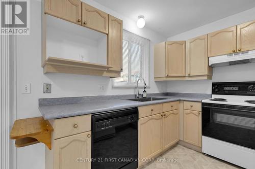 14 - 50 Chapman Court, London, ON - Indoor Photo Showing Kitchen