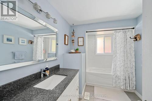 59 Downing Crescent S, London, ON - Indoor Photo Showing Bathroom