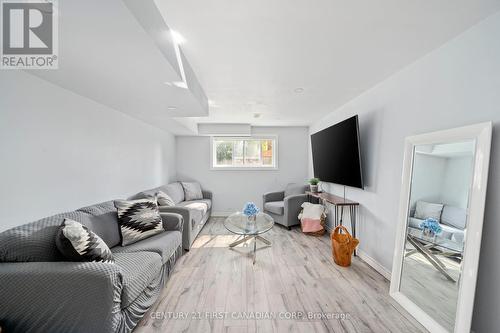 59 Downing Crescent S, London, ON - Indoor Photo Showing Living Room