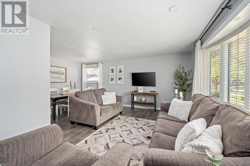 59 Downing Crescent S, London, ON - Indoor Photo Showing Living Room