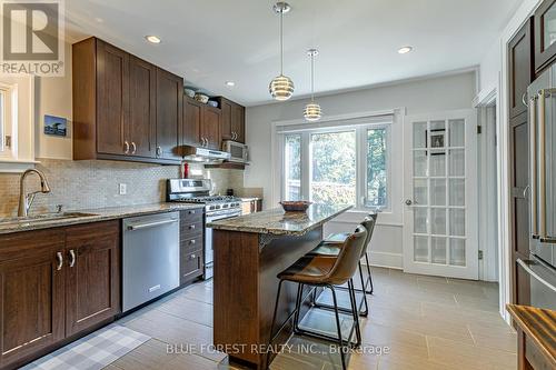 166 Thornton Avenue, London, ON - Indoor Photo Showing Kitchen