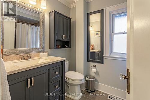 166 Thornton Avenue, London, ON - Indoor Photo Showing Bathroom