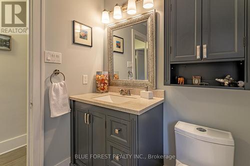 166 Thornton Avenue, London, ON - Indoor Photo Showing Bathroom