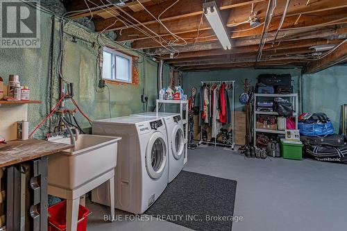 166 Thornton Avenue, London, ON - Indoor Photo Showing Laundry Room