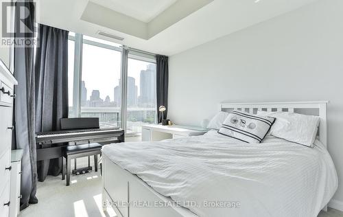 809 - 500 Sherbourne Street, Toronto, ON - Indoor Photo Showing Bedroom