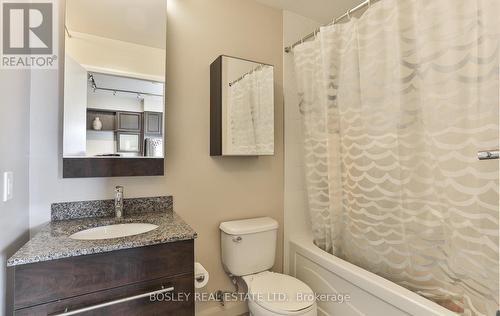 809 - 500 Sherbourne Street, Toronto, ON - Indoor Photo Showing Bathroom