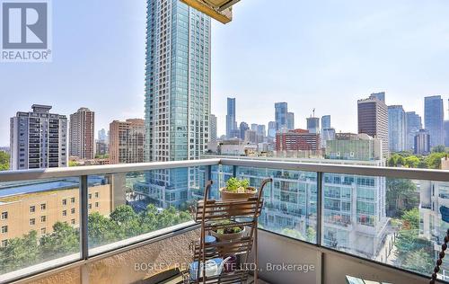 809 - 500 Sherbourne Street, Toronto, ON - Outdoor With Balcony