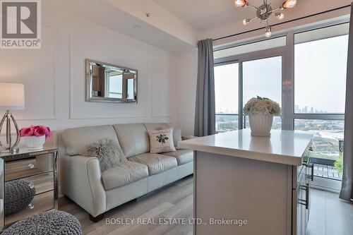 Lph 10 - 160 Vanderhoof Avenue, Toronto, ON - Indoor Photo Showing Living Room