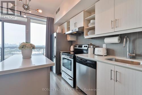 Lph 10 - 160 Vanderhoof Avenue, Toronto, ON - Indoor Photo Showing Kitchen