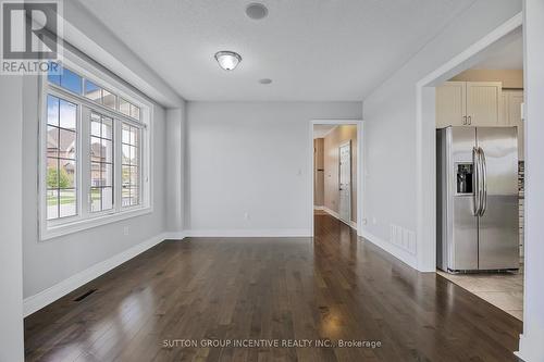 76 Forsyth Crescent E, Barrie, ON - Indoor Photo Showing Other Room