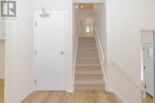 2459 Yarmout Crescent, Oakville, ON - Indoor Photo Showing Other Room